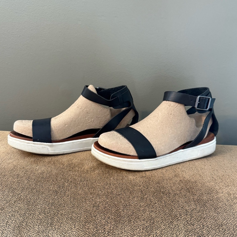Maurice’s Black and White Sandals